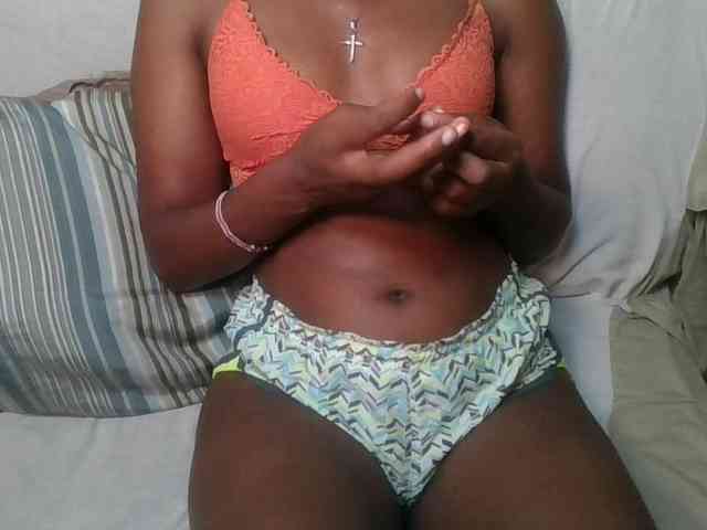 Brunnette-blonde webcam