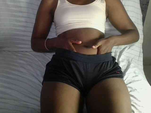 Brunnette-blonde webcam