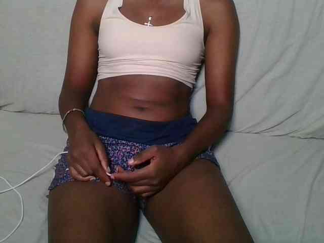 Brunnette-blonde webcam