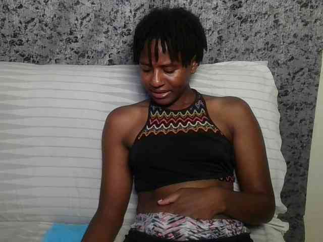 Brunnette-blonde Brunnette-blonde