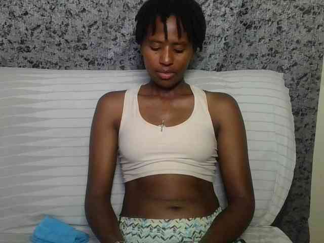 Brunnette-blonde webcam