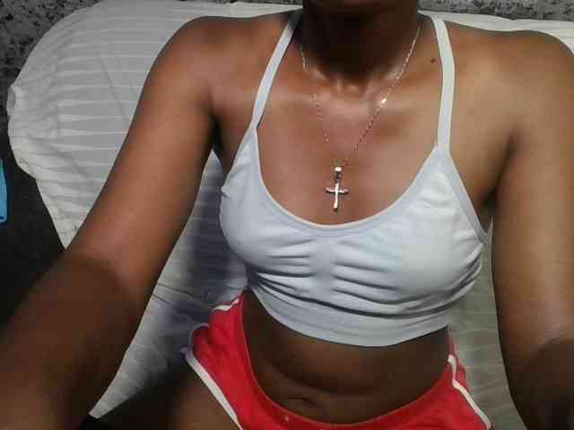 Brunnette-blonde webcam