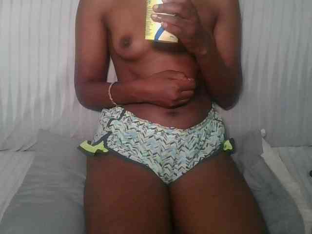 Brunnette-blonde webcam