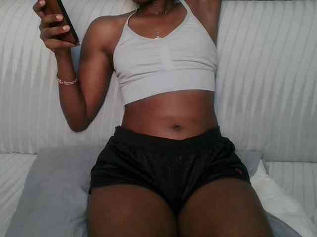 Brunnette-blonde Brunnette-blonde