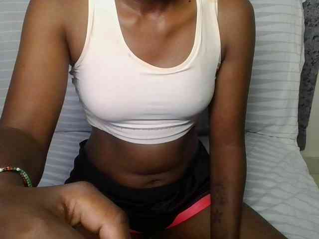 Brunnette-blonde webcam