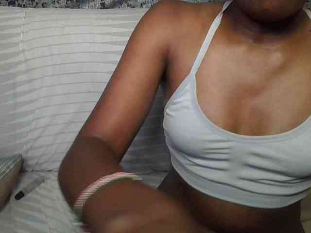 Brunnette-blonde Brunnette-blonde