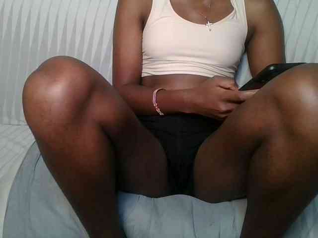 Brunnette-blonde Brunnette-blonde