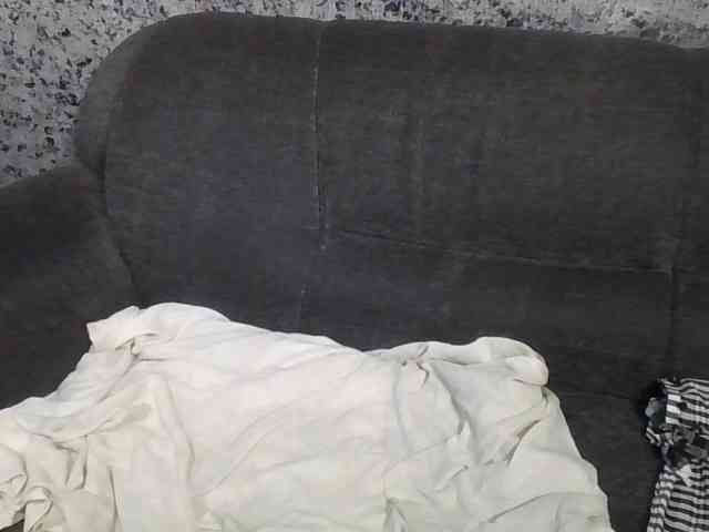 Brunnette-blonde webcam