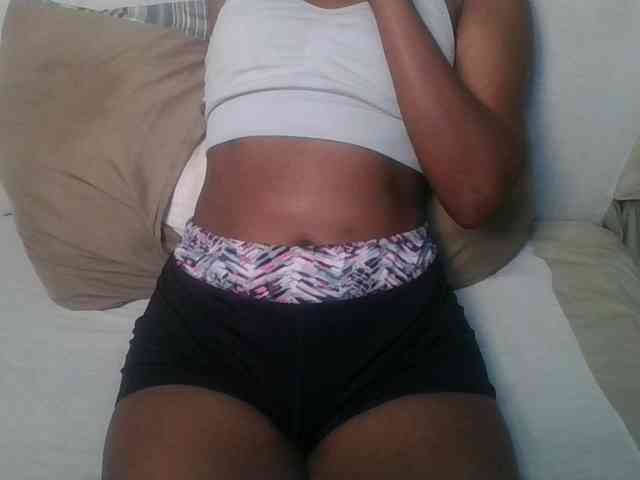 Brunnette-blonde webcam