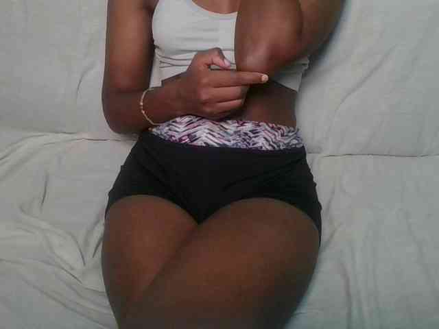 Brunnette-blonde webcam