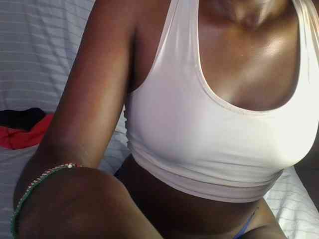 Brunnette-blonde Brunnette-blonde