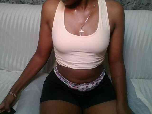 Brunnette-blonde webcam