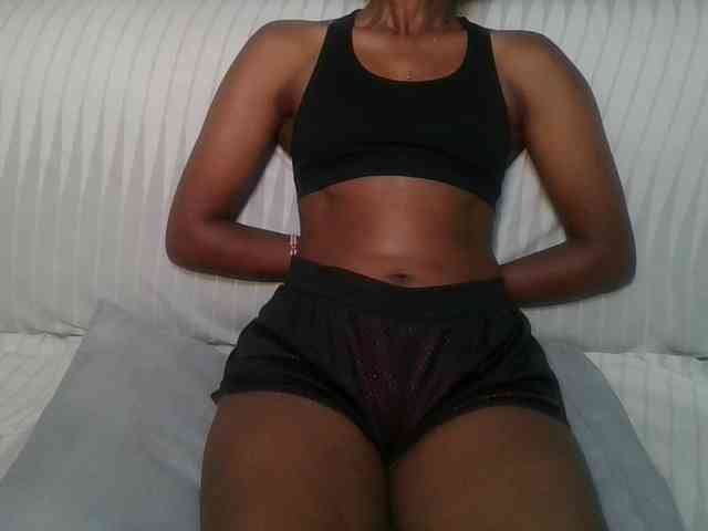 Brunnette-blonde webcam