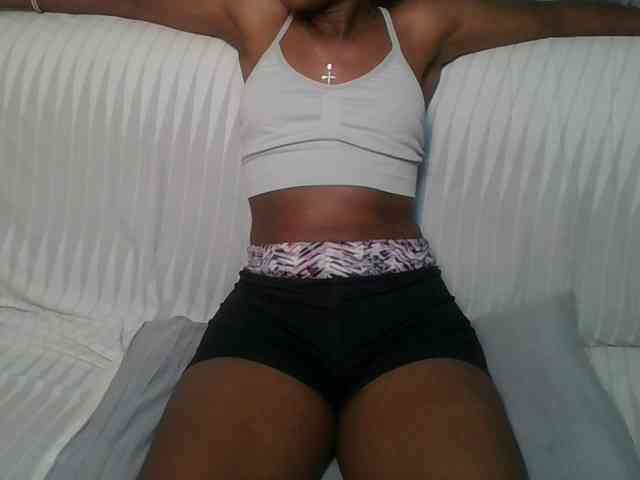 Brunnette-blonde Brunnette-blonde