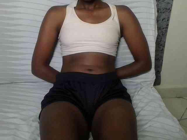 Brunnette-blonde webcam