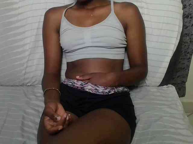 Brunnette-blonde webcam