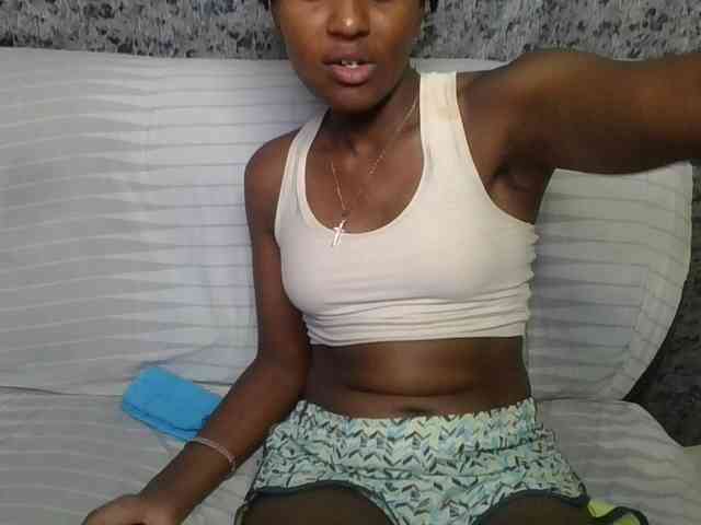 Brunnette-blonde Brunnette-blonde