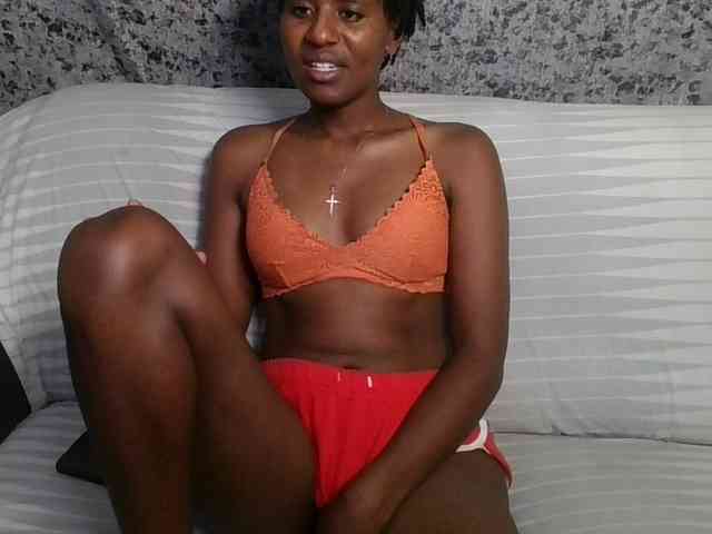 Brunnette-blonde webcam