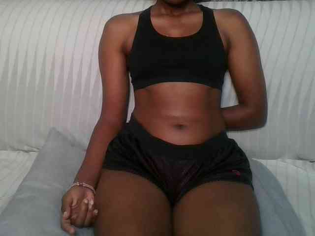 Brunnette-blonde webcam