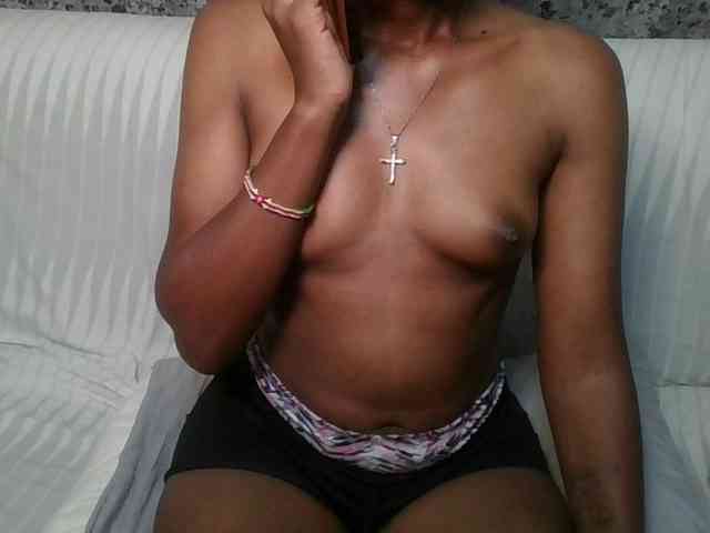 Brunnette-blonde webcam