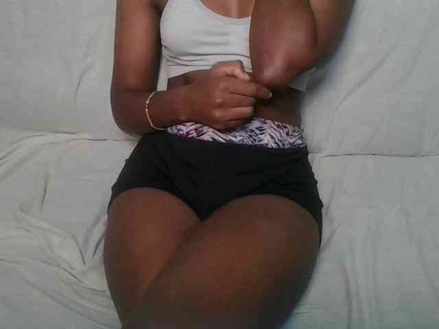 Brunnette-blonde webcam