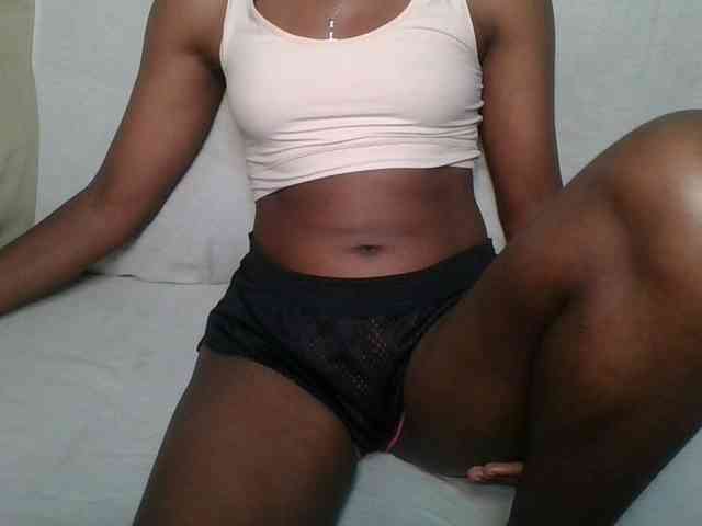 Brunnette-blonde webcam