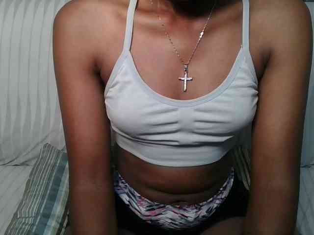 Brunnette-blonde webcam