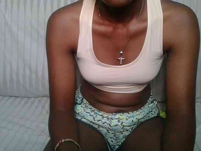 Brunnette-blonde webcam