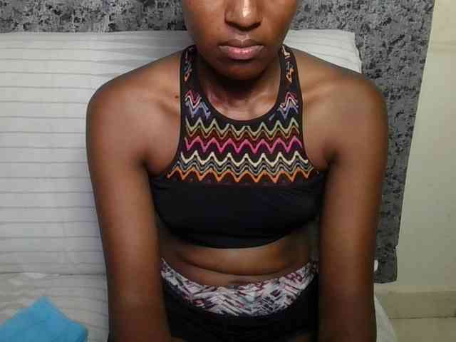 Brunnette-blonde webcam