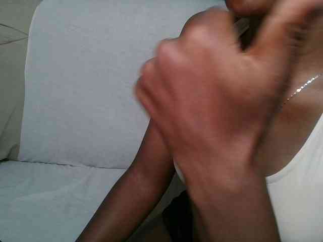 Brunnette-blonde webcam