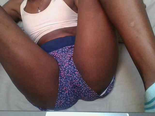 Brunnette-blonde webcam