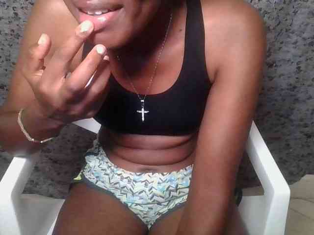 Brunnette-blonde Brunnette-blonde