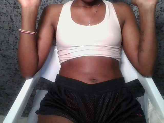 Brunnette-blonde webcam