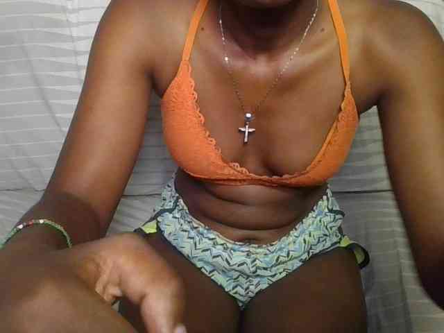 Brunnette-blonde Brunnette-blonde