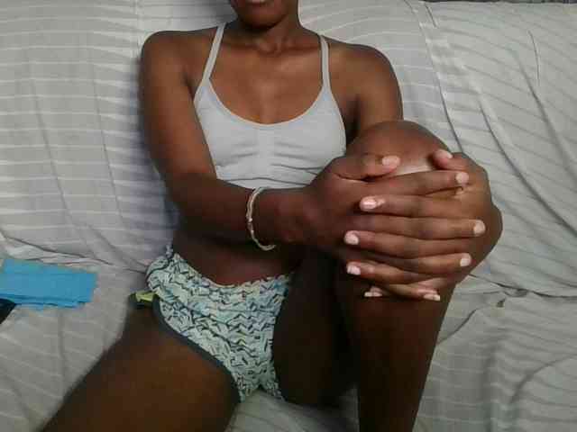 Brunnette-blonde webcam