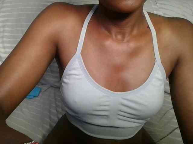 Brunnette-blonde webcam