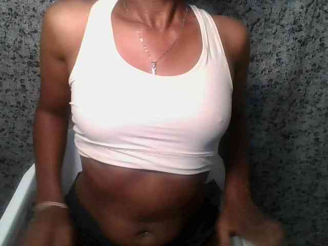 Brunnette-blonde webcam