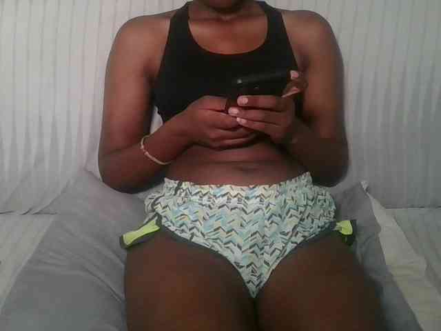 Brunnette-blonde webcam