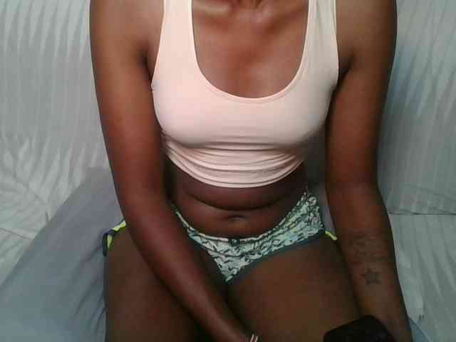 Brunnette-blonde webcam