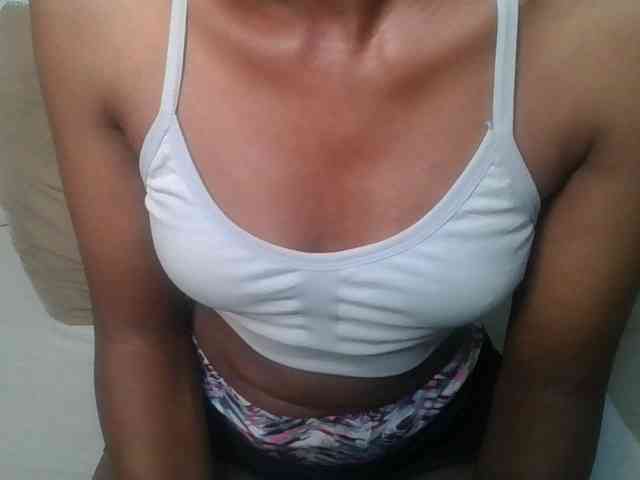 Brunnette-blonde Brunnette-blonde