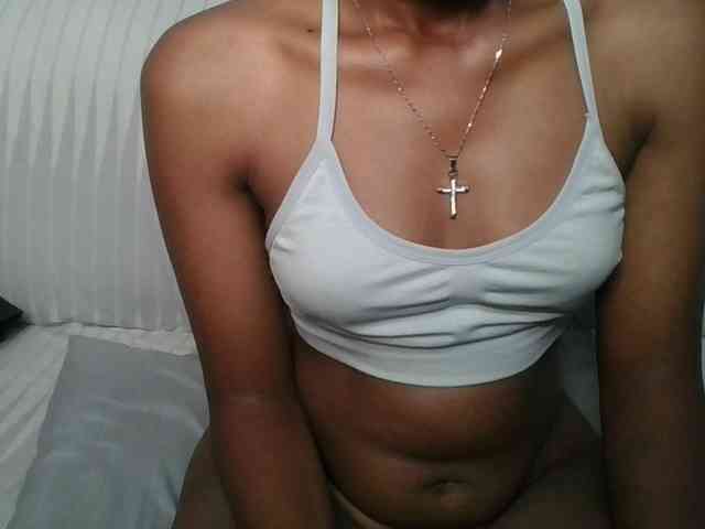 Brunnette-blonde webcam