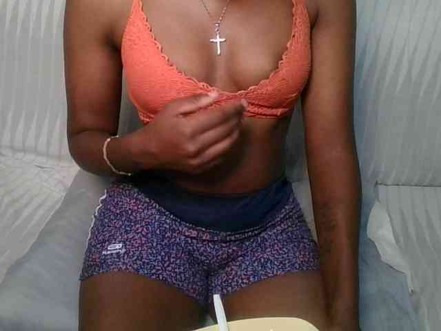 Brunnette-blonde Brunnette-blonde