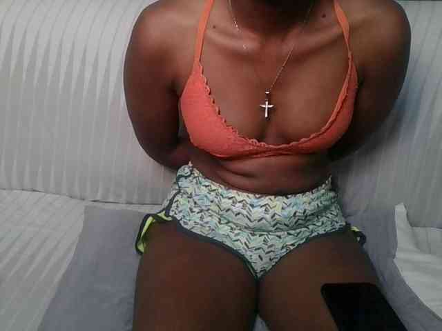 Brunnette-blonde Brunnette-blonde