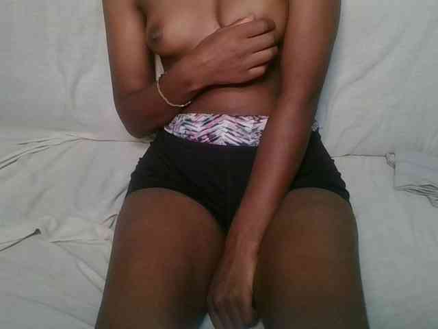 Brunnette-blonde webcam