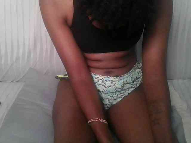 Brunnette-blonde webcam