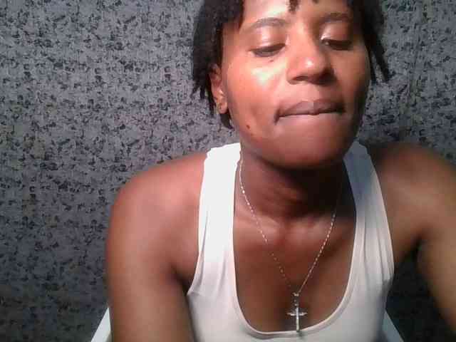 Brunnette-blonde webcam