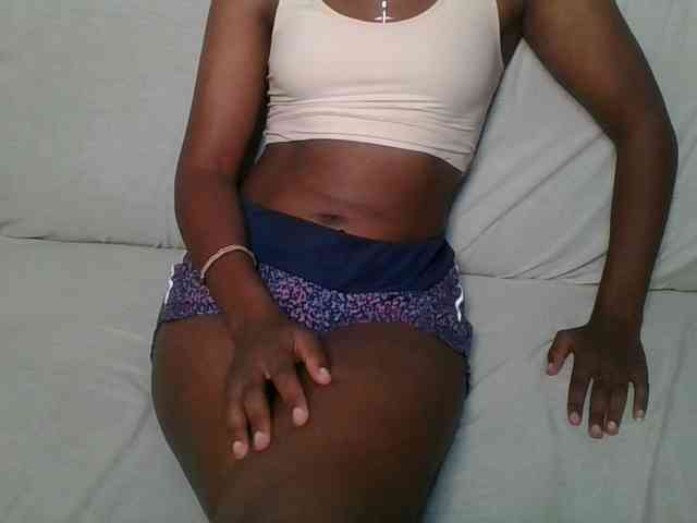 Brunnette-blonde webcam