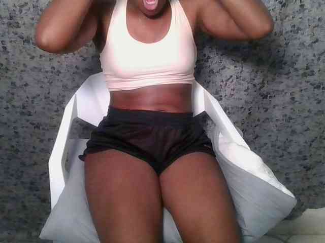 Brunnette-blonde webcam