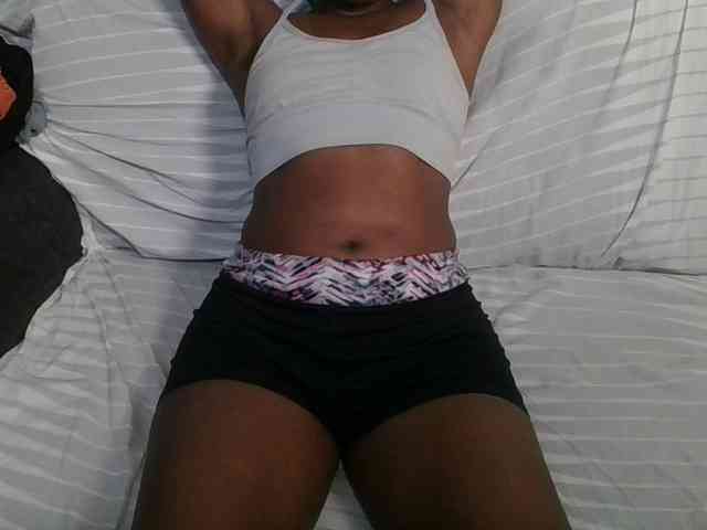 Brunnette-blonde Brunnette-blonde