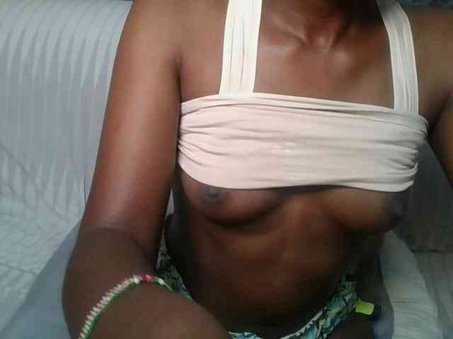 Brunnette-blonde webcam